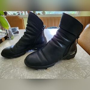 Fluevog Urban Angels Walker, size 8.5